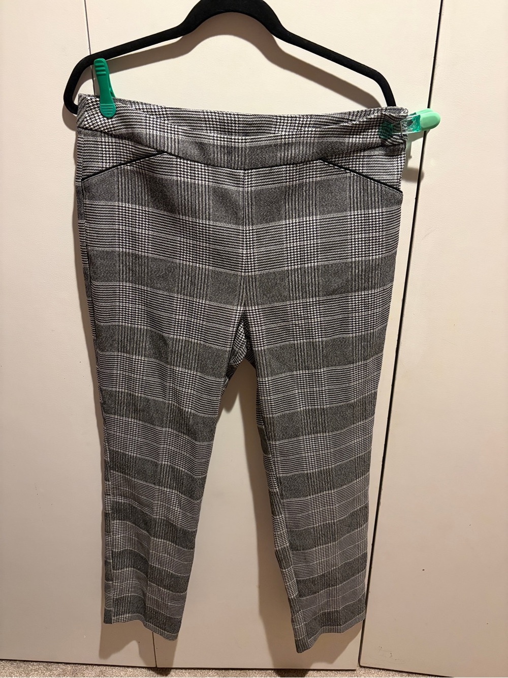 Tribal Gray Glen Plaid Cropped Ankle Pants